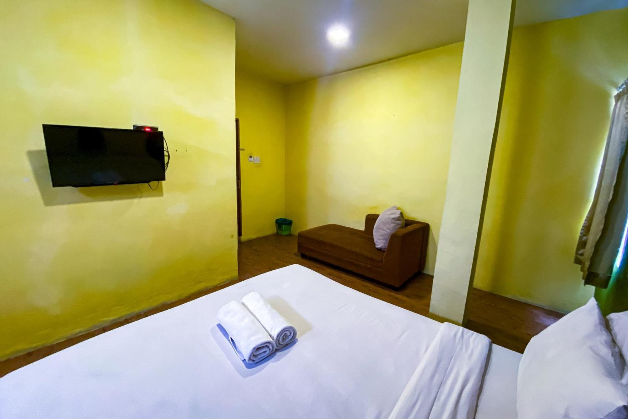 Hotel Reddoorz At Sentosa Jaya Helvetia Medan Exterior foto