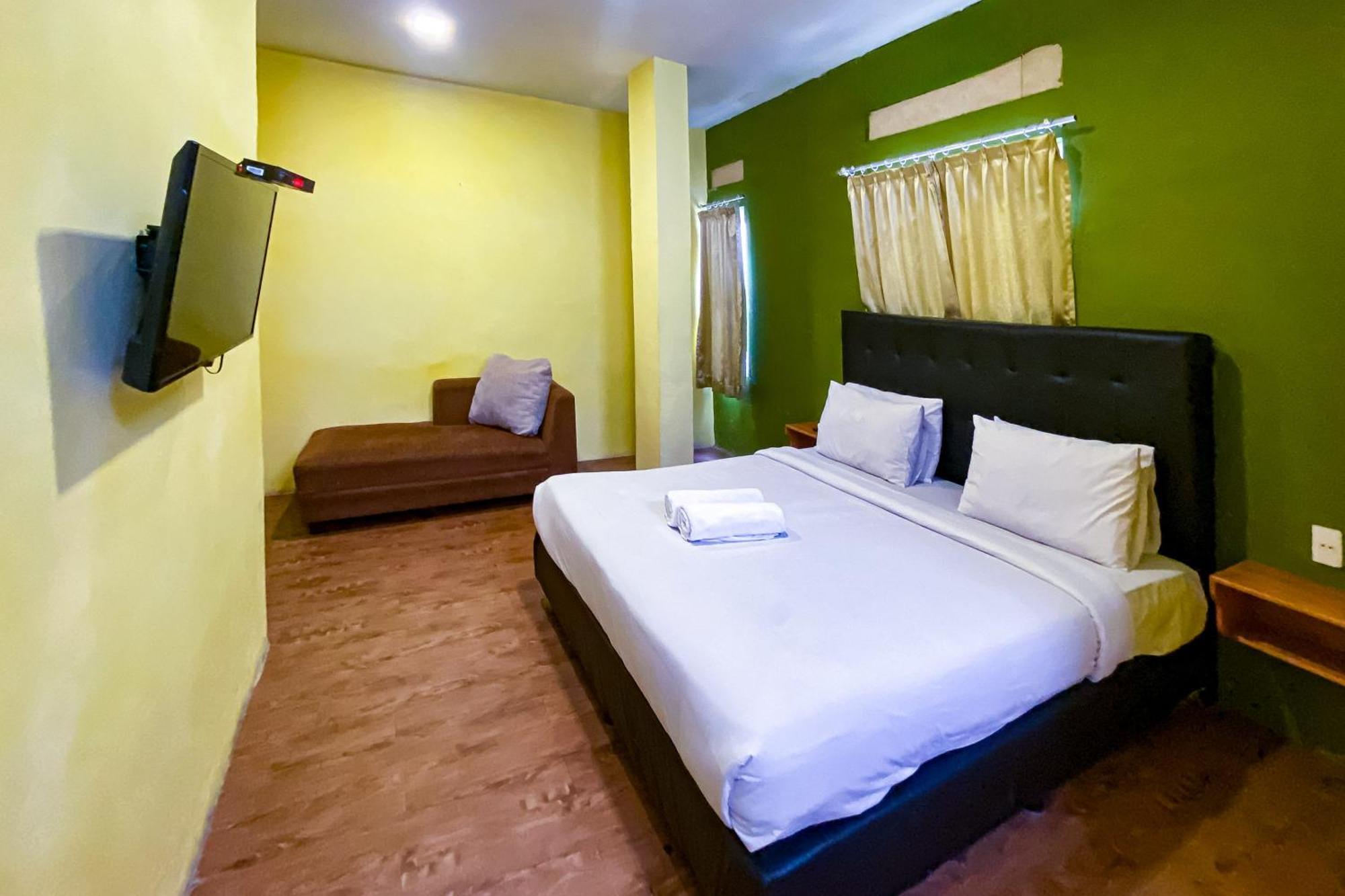 Hotel Reddoorz At Sentosa Jaya Helvetia Medan Exterior foto