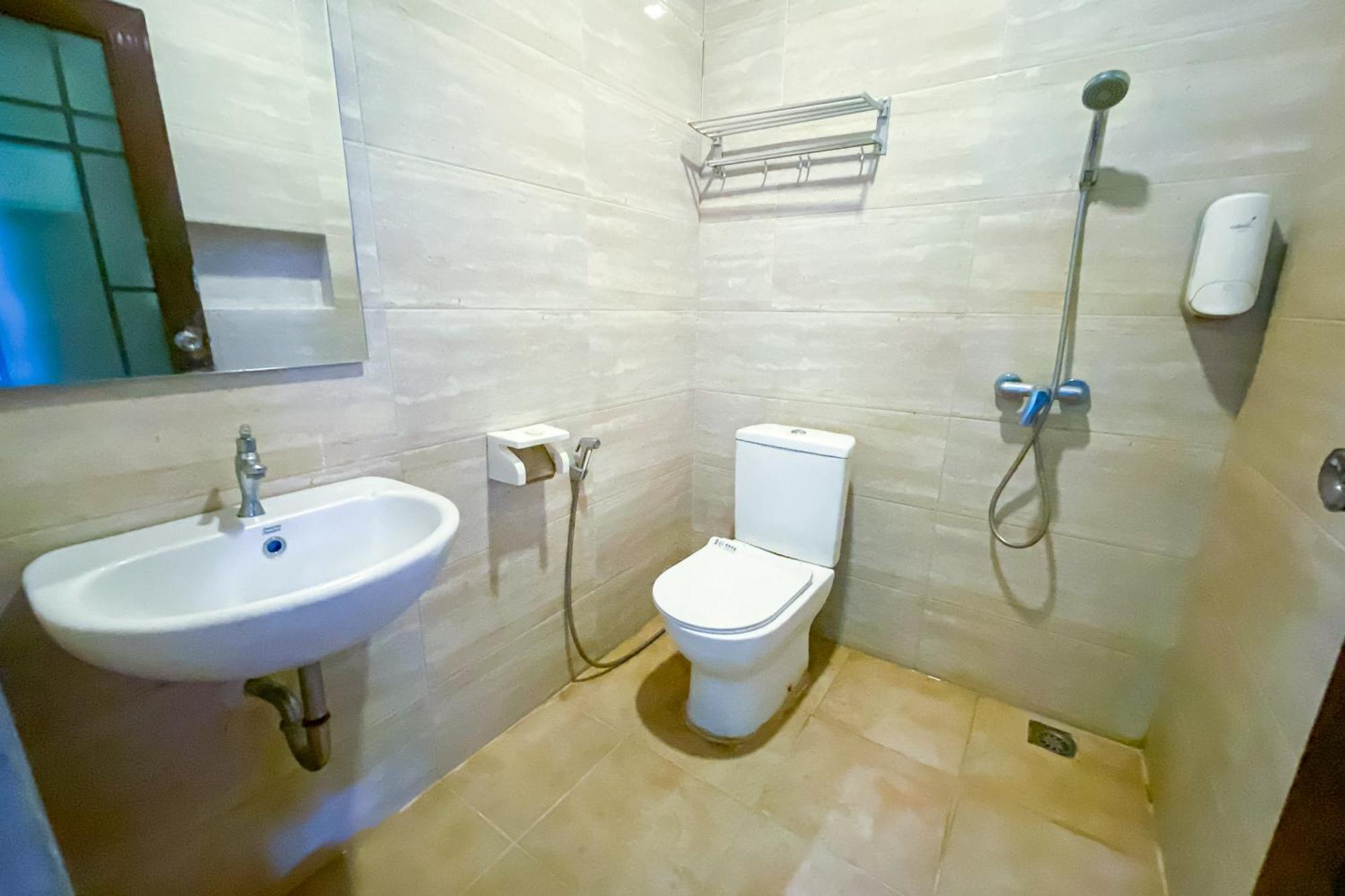 Hotel Reddoorz At Sentosa Jaya Helvetia Medan Exterior foto